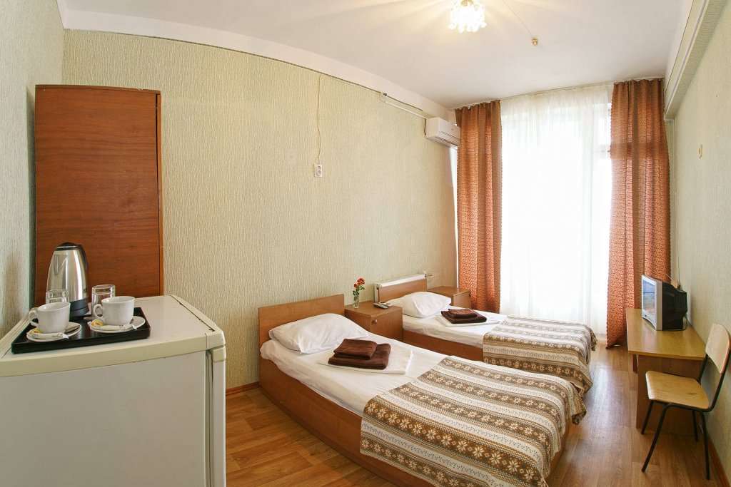 Гостиница Ялтинский городской пансионат Ялта-24